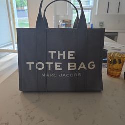 The Tote Bag Medium