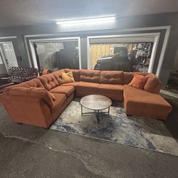Sectional Sofa/ Couch DELIVERY AVAILABLE 