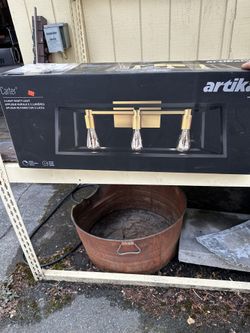 2x Artika Gold 3 Light Vanity