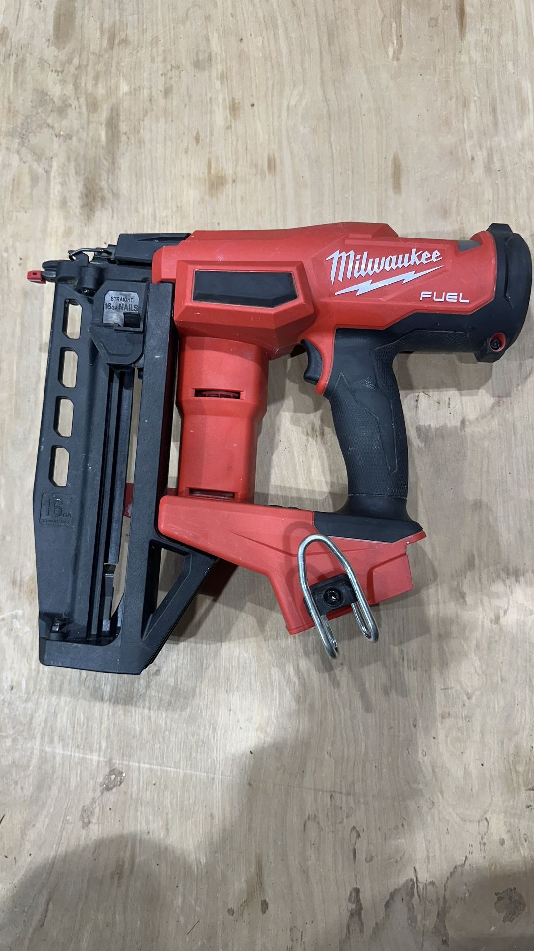 Milwaukee M18 FUEL 18-Volt Lithium-Ion Brushless Cordless Gen ll 16-Gauge Straight Finish Nailer (Tool Only)