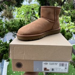 UGG Classic Mini