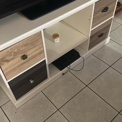TV Stand 