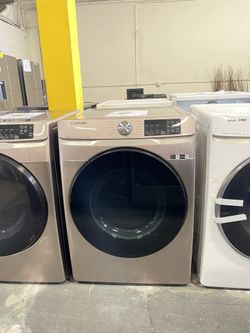 Samsung -7.5 Cu. Ft. Electric Dryer with Steam Sanitize+ in Champagne