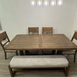 Dining Table Set. 🚚WE DELIVER🚚