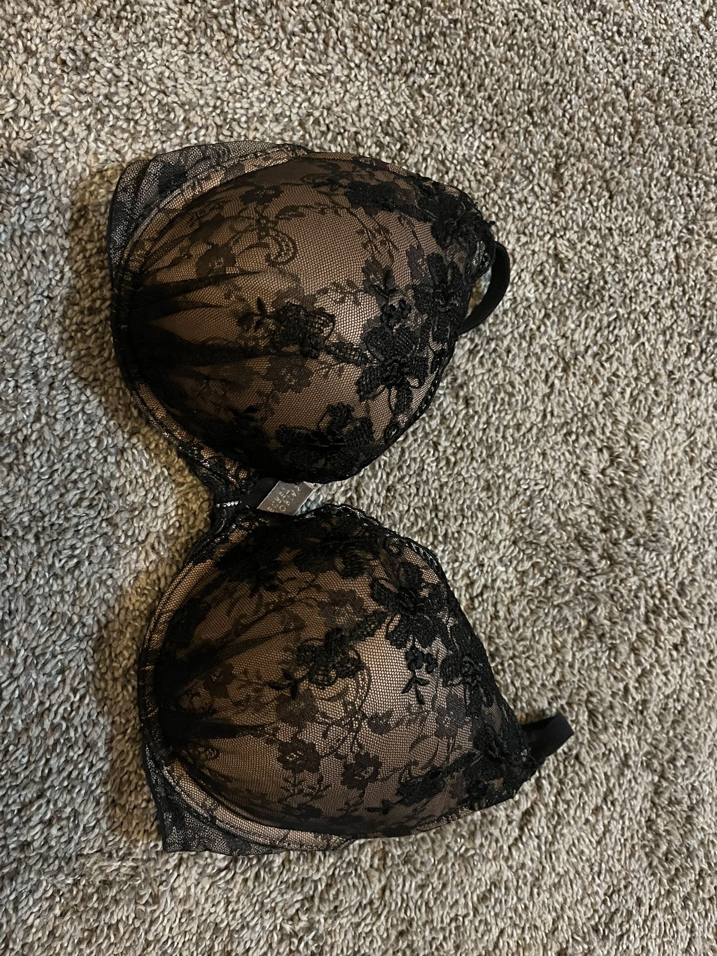 NEW - Victoria Secret Bra 34D