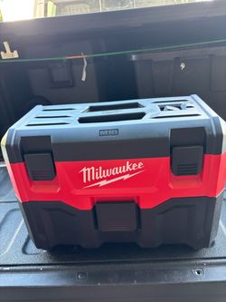 Milwaukee M18 Cordless Wet/Dry Vacuum