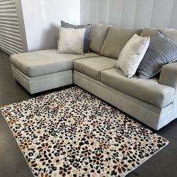 BEIGE SECTIONAL COUCH W/ FREE DELIVERY 