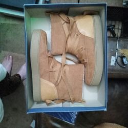 Women's Boots Size 8 1/2
