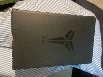 Gift of mamba 4s size 5 kids
