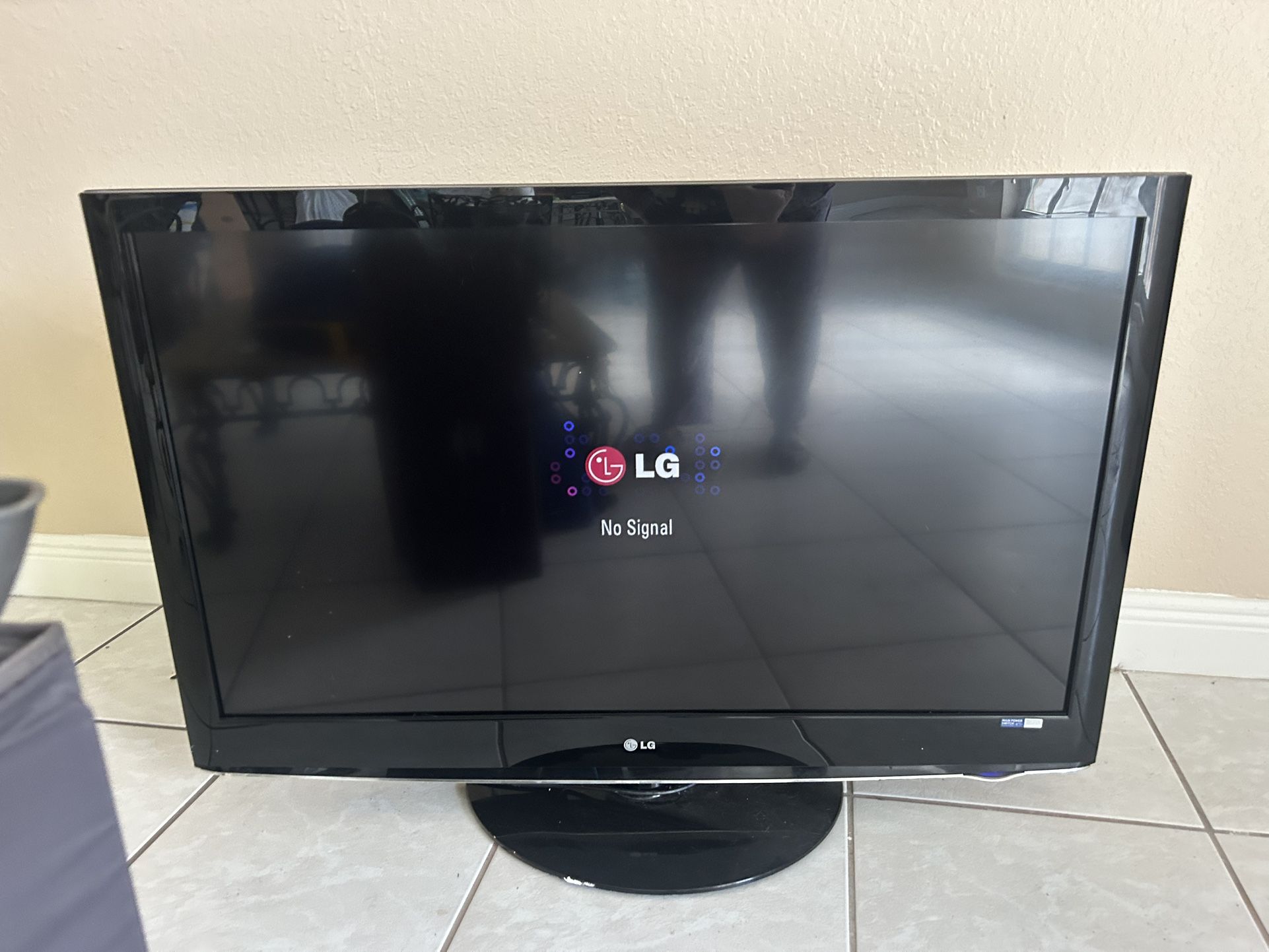 LG 46” Flat screen TV