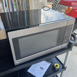 Microwave Oven 