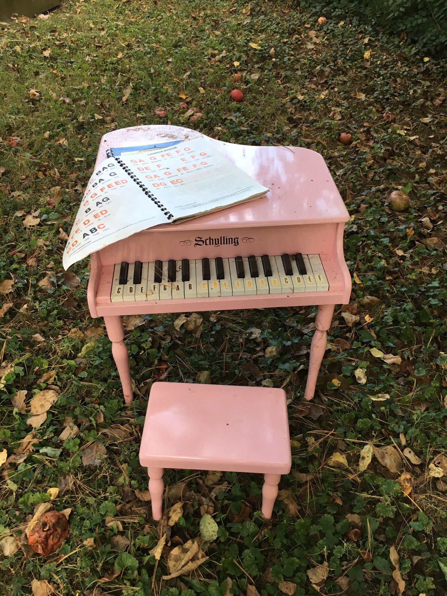 Schylling Child baby grand pink piano