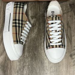Burberry Men Shoes 
