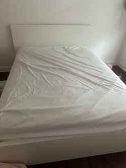 Queen size bed frame with 4 large space drawers