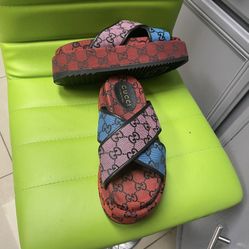 New Woman’s Shoes Authentic Gucci Size 8 