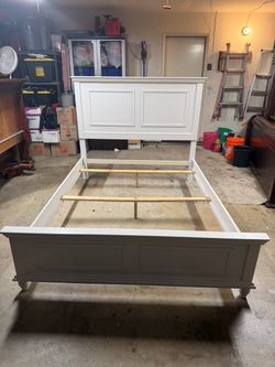 Bed frame full size