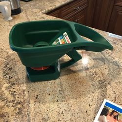 Scotts Handy Green Seed Spreader