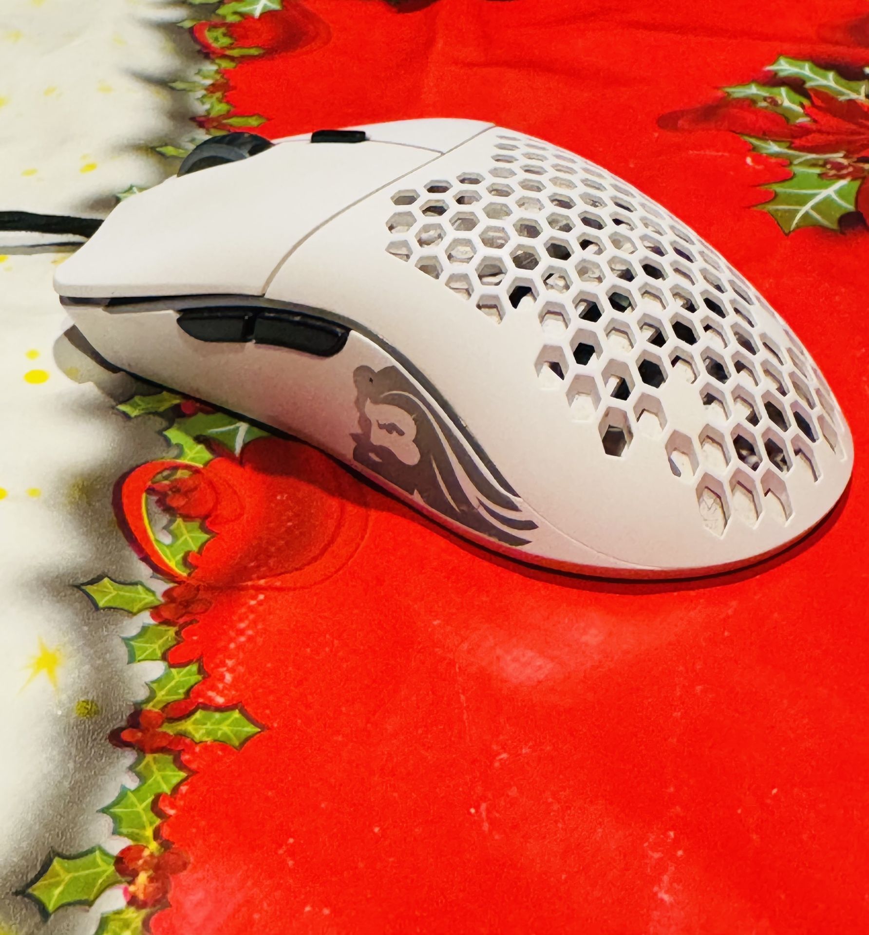 Glorious Model O Wired Superlight