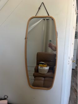 Wall mirror