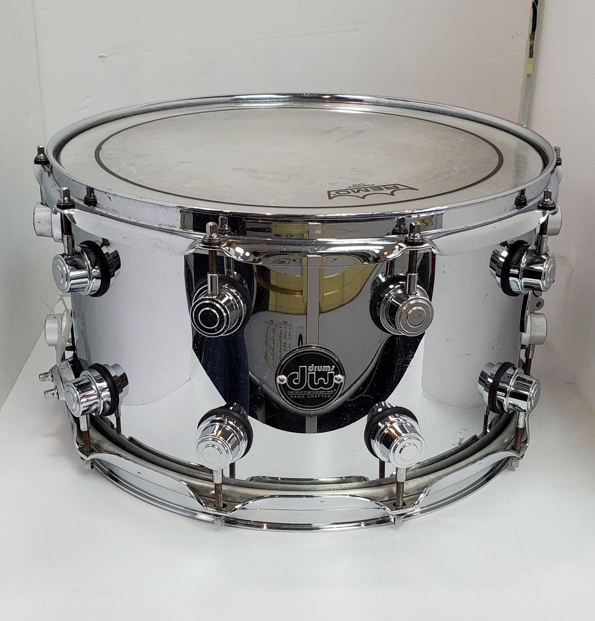 DW PERFORMANCE SERIES SINGLE SNARE DRUM.