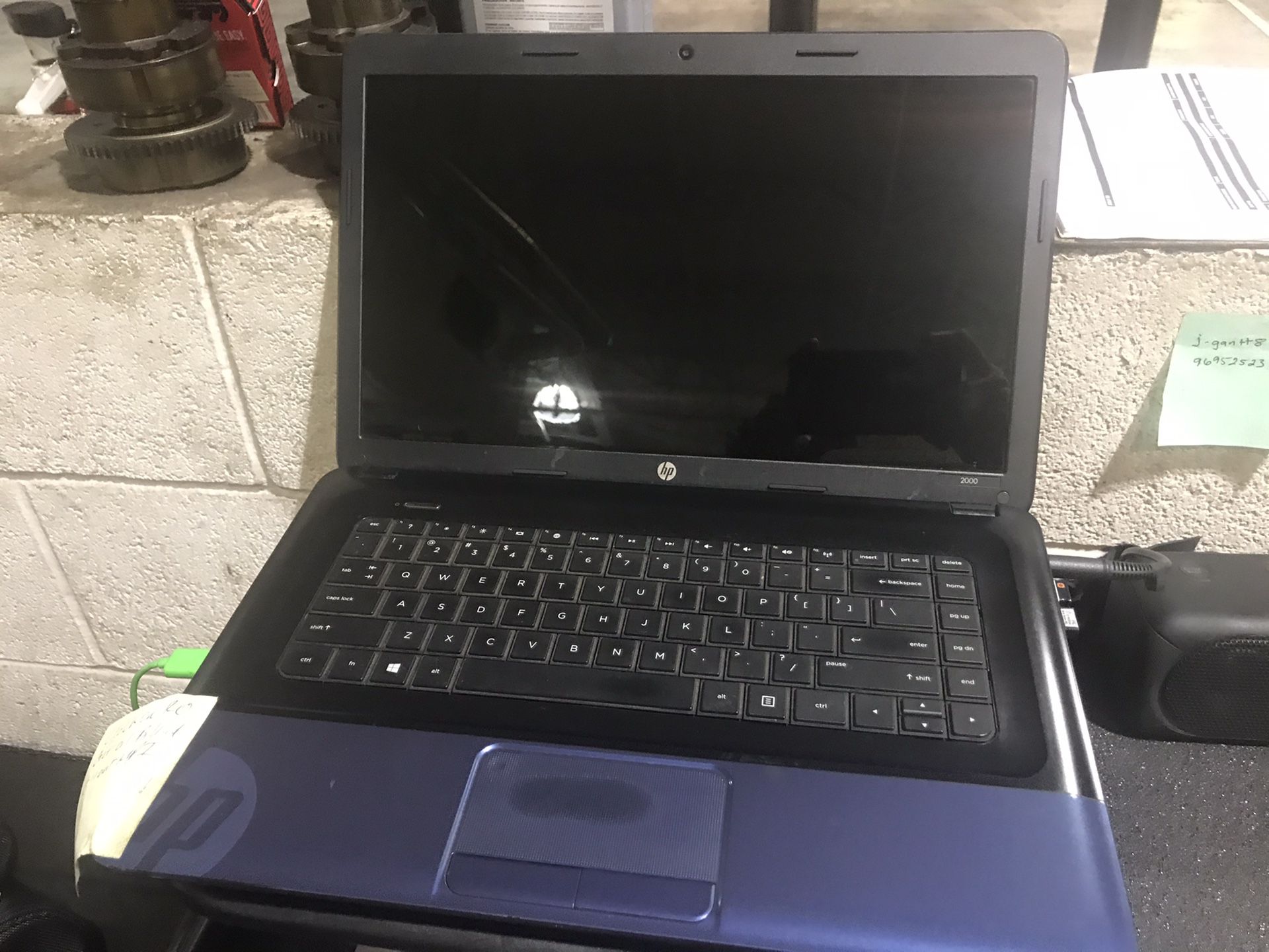 HP Laptop (HP 2000-2b19wm)