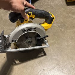 Dewalt Saw