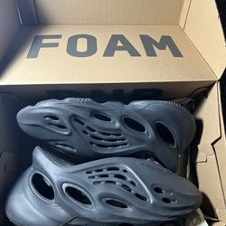 Size 10 foam runners