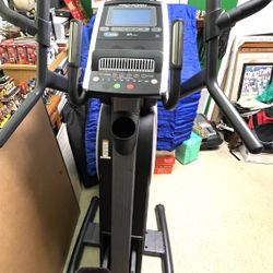 Pro-Form Elliptical Step Trainer Like New.