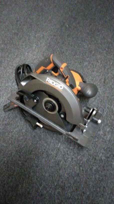RIDGID 7 1/4 IN. (184 mm) CIRCULAR SAW