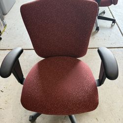 Burgundy Upholstered Office Chair – Rolling Task Chair with Arms