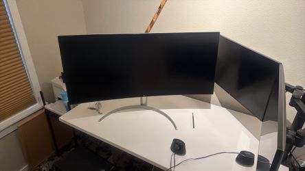 LG UltraWide R IPS Monitor