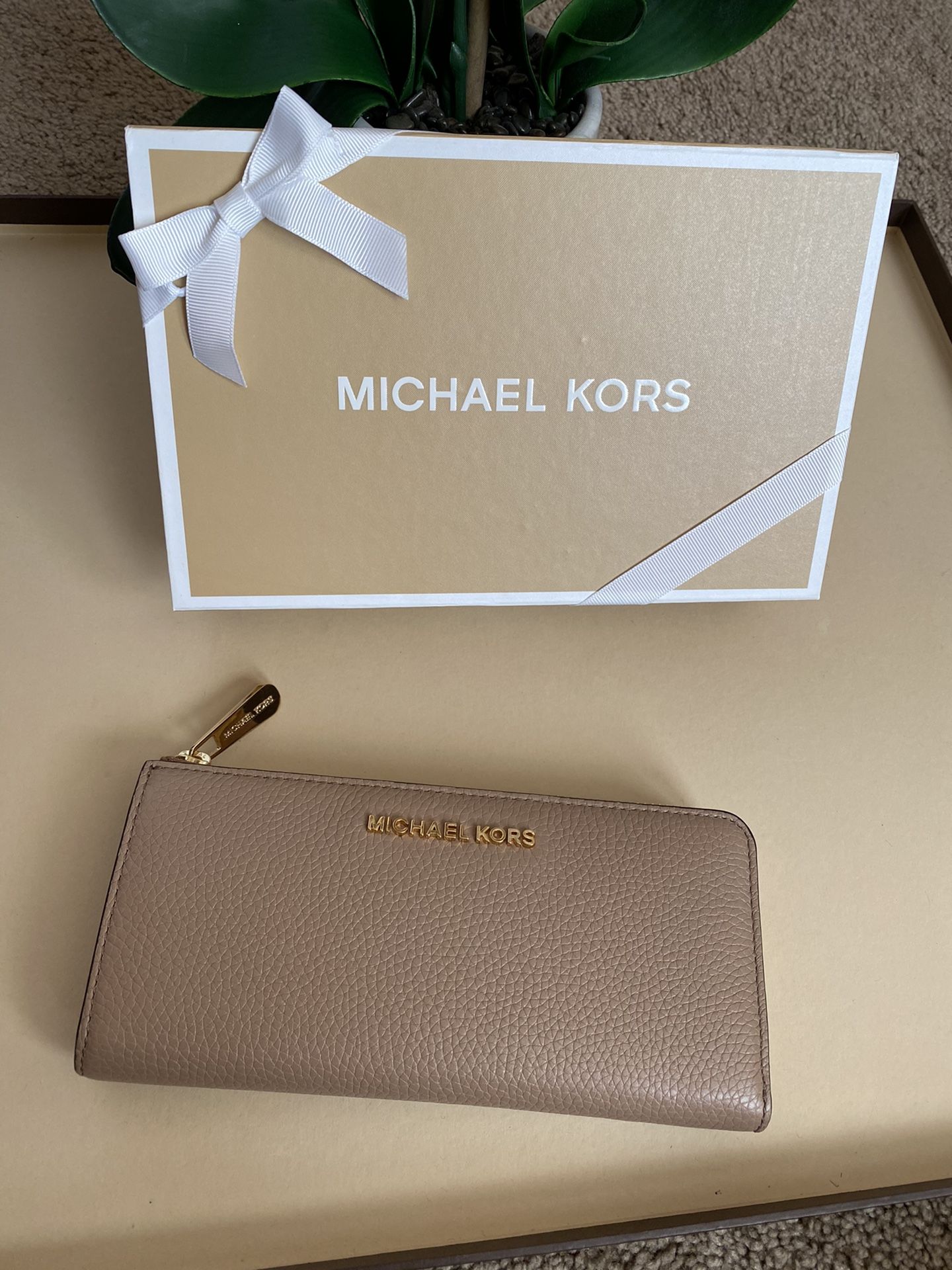 Michael Kors wallet women large new with tags