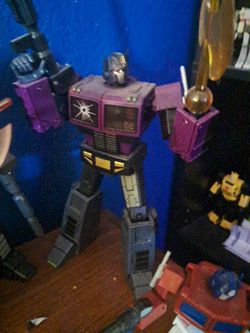 Masterpiece Shattred Glass Optimus Prime