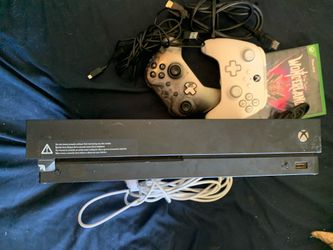 Xbox one x 1tb 2 controllers 2 long cables
