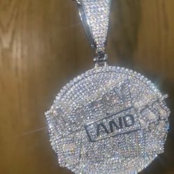 Cubic Zirconia Platinum Plated “Money and Family” Pendant 61CM Rope chain (NEW)