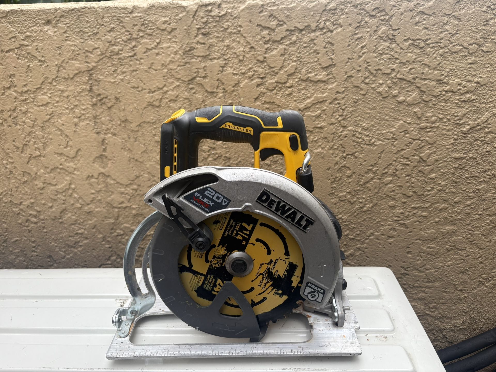 7 1/4 “ Dewalt Circular Saw