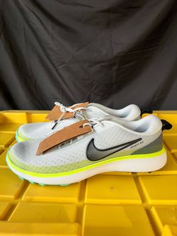 Nike infinity golf shoes new