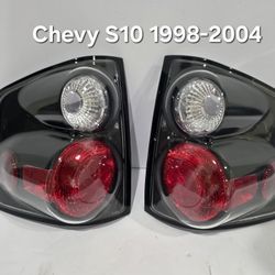 Chevy S10 1998 - 2004 Tail Lights 