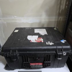 Pelican 1610 Protector Rolling Case w/ FOAM