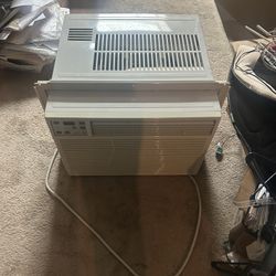 GE Air condition 10,000 BTU With Remote Control 