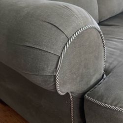 Excellent Condition Loveseat 