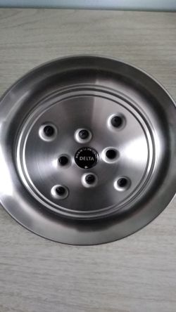 New water saving DELTA shower head