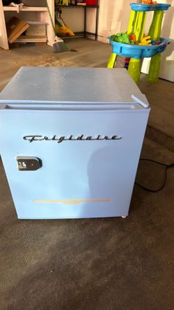 Frigidaire mini fridge