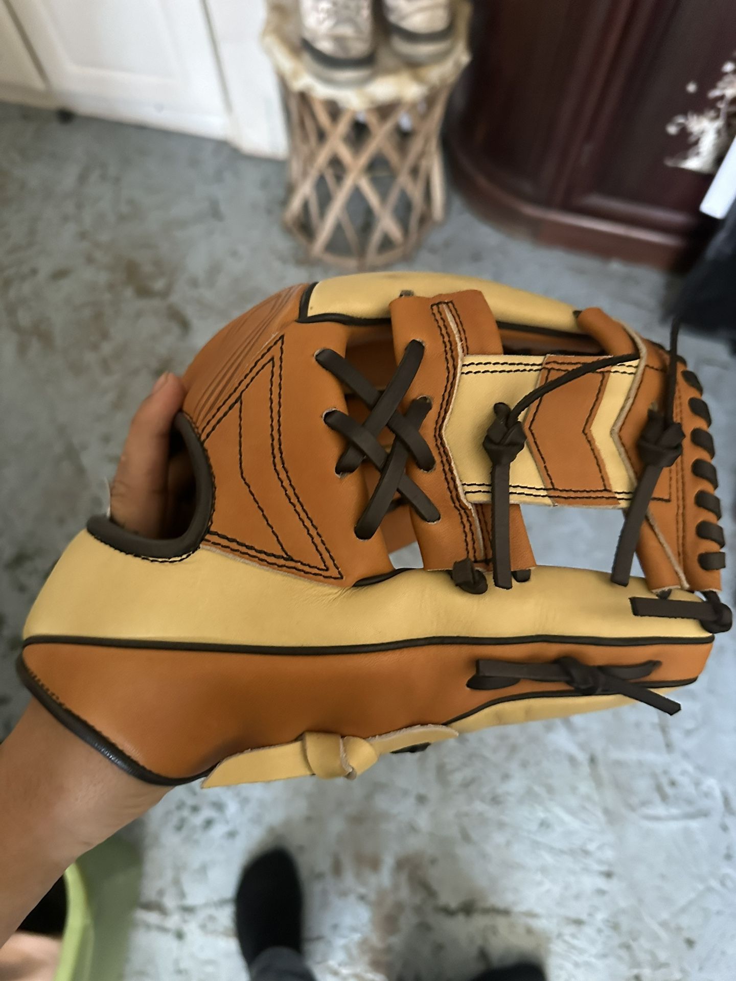 Sample Nike baseball Glove 