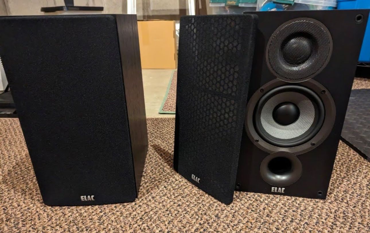 ELAC Debut 2.0 B5.2 - 5″ Bookshelf Speakers (Pair)