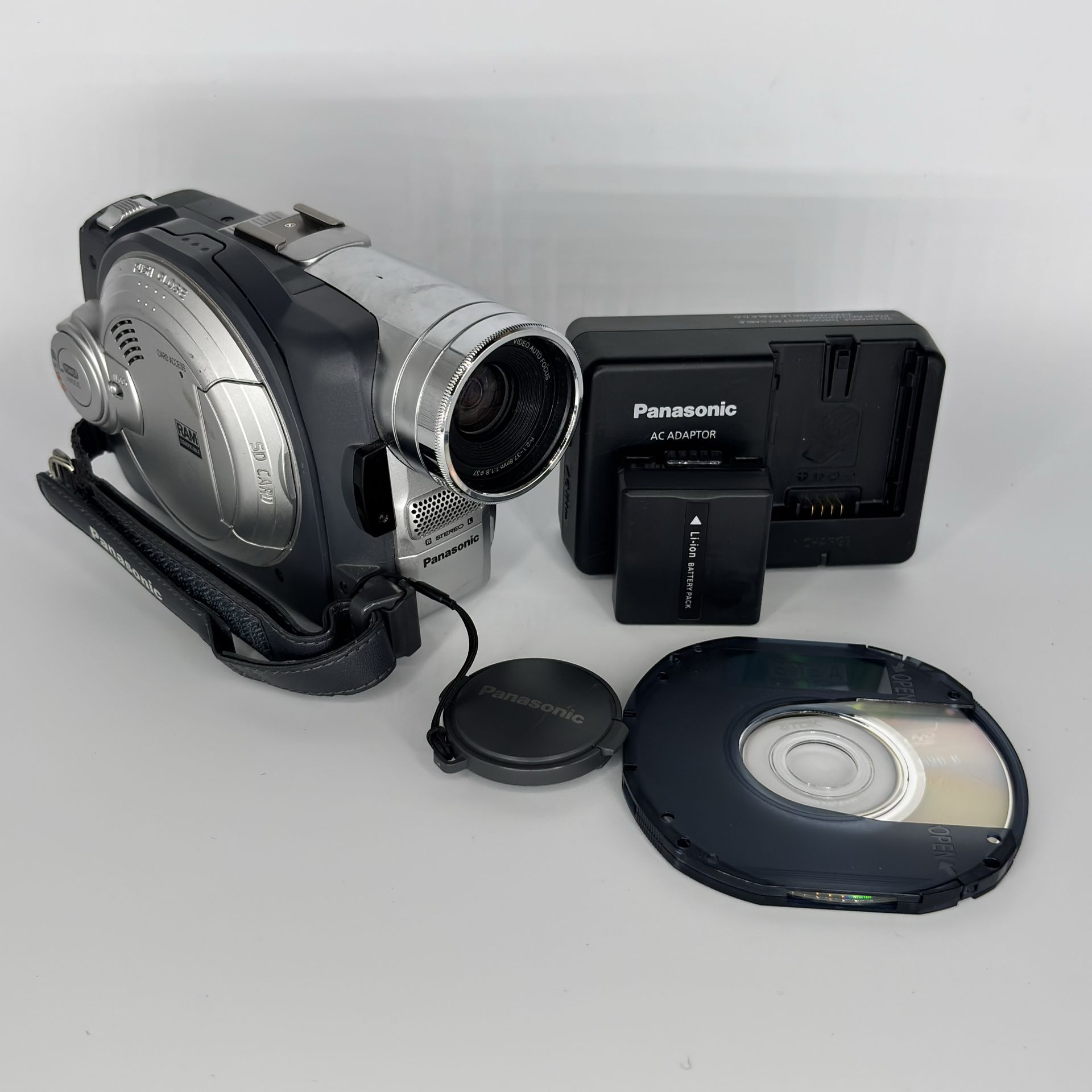 Panasonic Palmcorder VDR-M50 DVD Camcorder Bundle - Tested Working