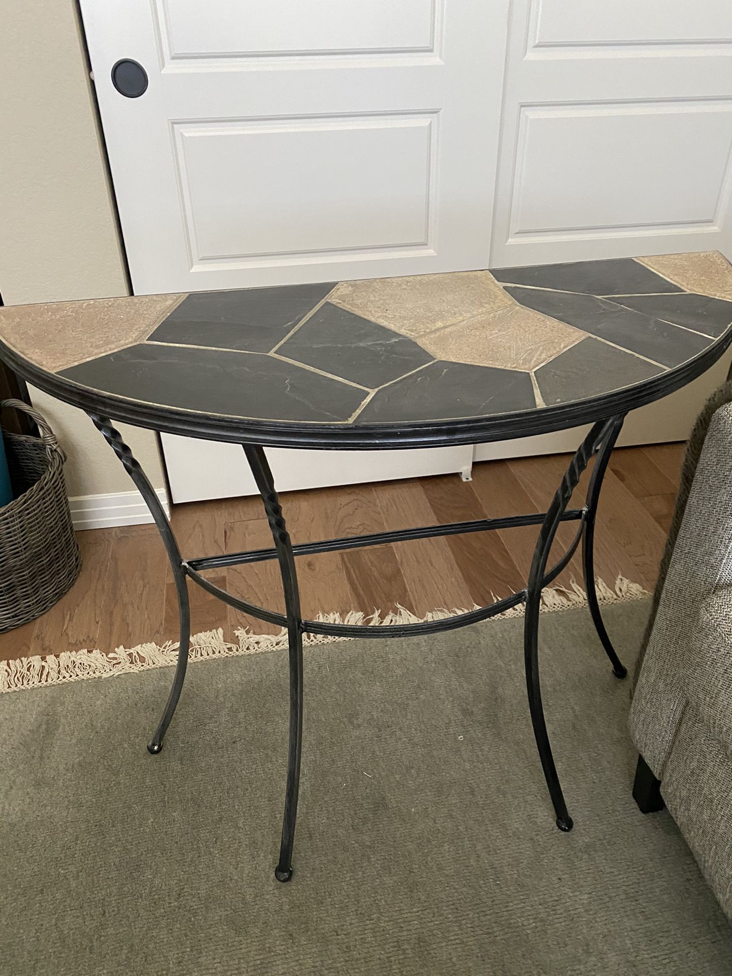 Console table-iron and tile