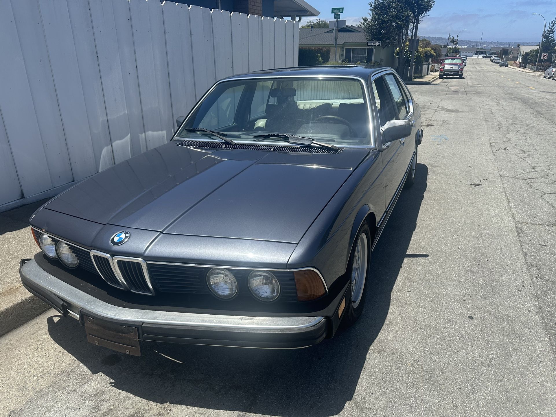 Vintage Bmw E23 84