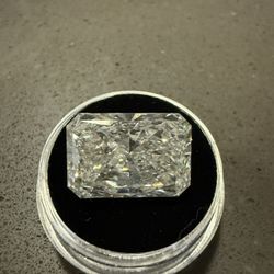 10.76 Ct, cut cornered rectangular modified brilliant, F, VS2, IGI-certified lab-grown diamond