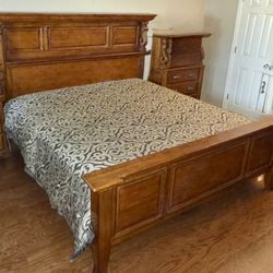 VINTAGE 5-Piece KING Bedroom Set